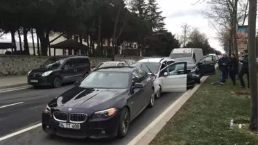 Maslak'ta Zincirleme Kaza: 1'i Çocuk 4 Yaralı