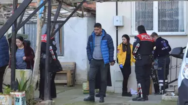Ev Sahibi ile Kiracı Birbirlerini Bıçakla Yaraladı