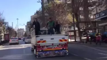 Trafikte Açık Hava Konseri