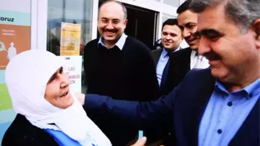 Avşarlı Şair Teyze' Şiirleriyle Duygulandırdı