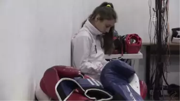 Erkek Sporu' Denmesine Aldırmadığı Boksta Şampiyon Oldu