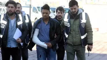 Afgan Gençlerin Bıçaklı Kavgasında Bir Kişi Adliyeye Sevk Edildi