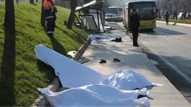 Üsküdar'da Feci Kaza! Yolcu Otobüsü Durağa Daldı: 3 Ölü, 5 Yaralı