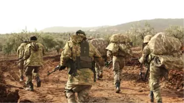 Afrin Operasyonunun 13. Gününde, Türk Özel Kuvvetler Askerleri Dağın Zirvesinde