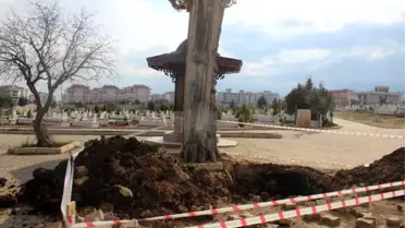 Mezarlıkta Kepçeyle Kazı Yapan 9 Kişi Tutuklandı