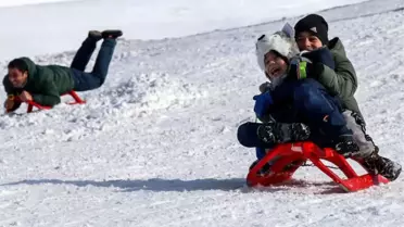 Zigana Dağı Kayak Tesisleri Tarihinin En Kalabalık Günlerini Yaşıyor