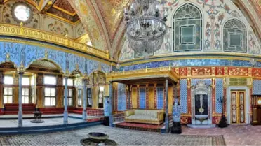 Bakanlıktan Topkapı Sarayı İçin Mini Etek ve Şort Uyarısı
