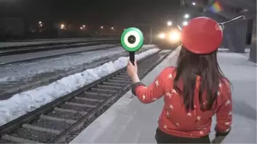 Doğu Ekspresi' Yolcularına Sıcak Çorba ve Helva İkram Edildi
