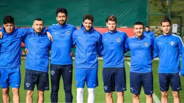 Kasımpaşa'da 5 Futbolcu Profesyonel Yapıldı