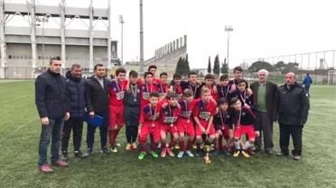 Maç Öncesinde Kupa ve Madalyalarını Aldılar