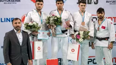 Obb Sporcuları Madalyaya Abone Oldu