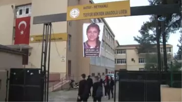 Reyhanlı Şehidi Fatma'nın Okuldaki Sırası Karanfillerle Donatıldı