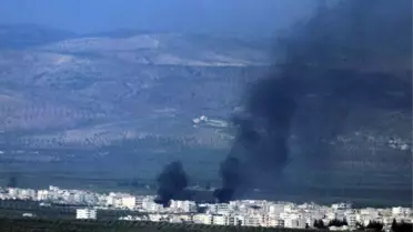 Cinderes'ten Yoğun Siyah Dumanlar Yükseliyor