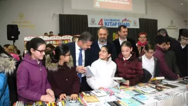 Çan Belediyesi 4'üncü Kitap Fuarı'nda Yüzlerce Kitapsever Buluştu