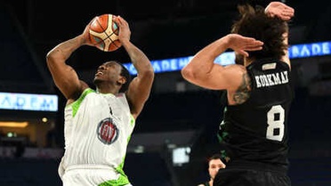 Tofaş - Sakarya Büyükşehir Belediye Basketbol: 80-78