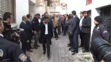 Bakan Kaya, Şehit Aileleri ile Roket Saldırısına Uğrayan Yerleri Ziyaret Etti