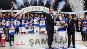 Anadolu Efes 11. Kez Kupayı Müzesine Götürdü