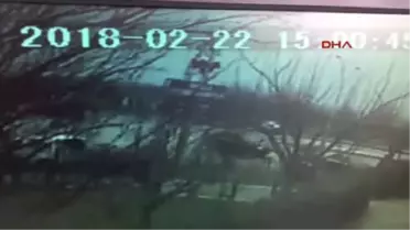 Denizli Otomobil Kamyona Çarptı; 1 Ölü, 2 Yaralı