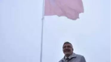 İnönü İlçesinde Dev Türk Bayrağı Gönlere Çekildi