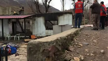 Evleri Yanan Demir Ailesine Yardım Eli