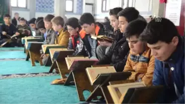 İmam Hatipli Öğrenciler Mehmetçik İçin Fetih Suresi'ni Okudu