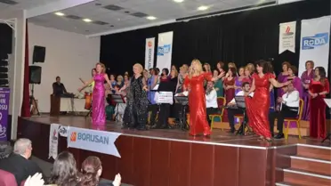 Nilüfer Kadın Korosu Gemlik'i Coşturdu