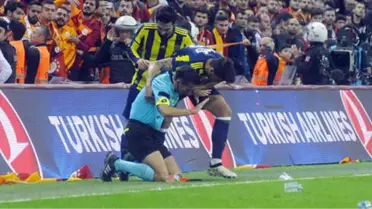 GS-FB Derbisinde Hakeme Yabancı Madde Atan Taraftarlar İçin Hapis İstemi