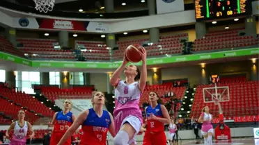 Bilyoner.com Türkiye Kadınlar Basketbol Süper Ligi: Agü: 66 - Botaş: 76