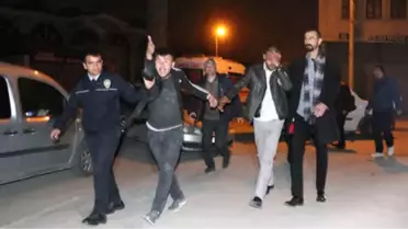 Pompalı Kavgaya Karışıp Gazetecilere Saldırdı: Benim Anam Bacım Bakıyor Televizyona