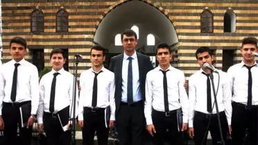 Kaymakam Diyarbakırlı Gençler İçin Marş Yazdı