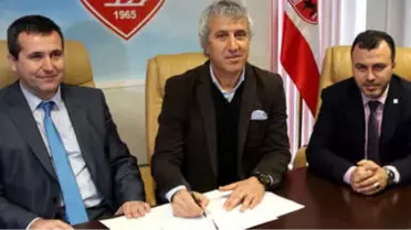 Samsunspor'da Besim Durmuş İmzayı Attı