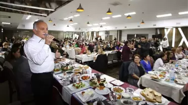 Başkan Karabağ, Kadınlara Seslendi