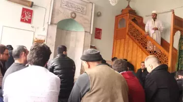 Bu Camide 1 Haftadır Elektrikler Yok