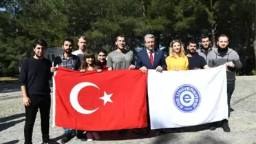 Rektör Budak, Egeli Gençlerle Birlikte Çanakkale'ye Çıkarma Yaptı