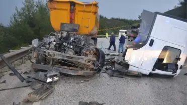 Tırın Dorsesi Karşı Yönden Gelen Tıra Çarptı: 1 Yaralı