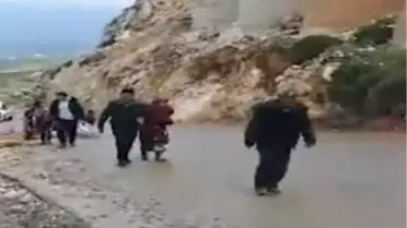 Siviller Kuşatma Altındaki Afrin'i Terk Ediyor! İşte Kaçış Görüntüleri