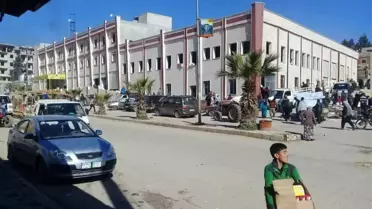 Afrin'de Halk PYD'nin Gıda Deposunu Bastı! İşte O Görüntüler