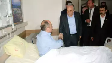 Bakan Fakıbaba, Kazada Yaralanan Koruma Polislerini Ziyaret Etti