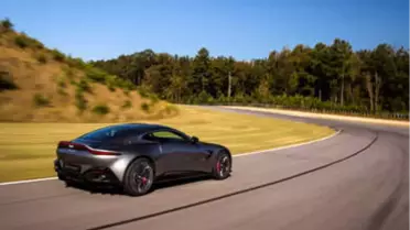 Aston Martın'in Yeni 'Vantage' Modeli Cenevre'de Tanıtıldı