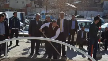 Adilcevaz'da Park ve Mezarlıklarda Bahar Temizliği
