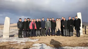 Başbakan Yardımcısı Çavuşoğlu, Moğolistan'da Tonyukuk Anıtı'nı Ziyaret Etti