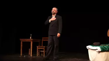 'DOST', Âşık Veysel'in Anısına Yeniden Sahnelendi