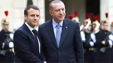 Erdoğan, Fransa Cumhurbaşkanı'na Taziyelerini İletti