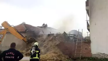 Salihli'de Samanlık Yangını Korkuttu