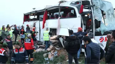 Şoförü Kalp Krizi Geçiren Yolcu Otobüsü Şarampole Devrildi: 4 Ölü, 34 Yaralı