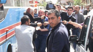Aralarında Husumet Bulunan İki Grup Sokak Ortasında Çatıştı: 1 Ölü, 4 Yaralı