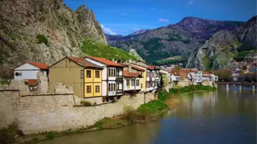 200 Yıllık Konaklar 2 Bin Yıllık Surların Üstünde