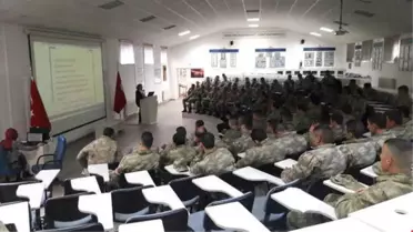 Mehmetçiklere Bağımlılıkla Mücadele Semineri