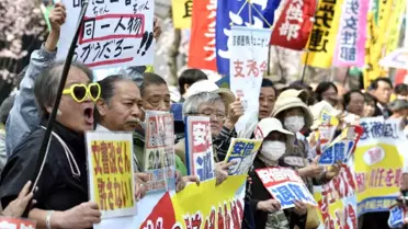 Japon Halkı Başbakan Abe'nin İstifasını İstiyor