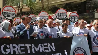 Memur-Sen 'Performans Değerlendirme Sistemi'Ni Protesto Etti